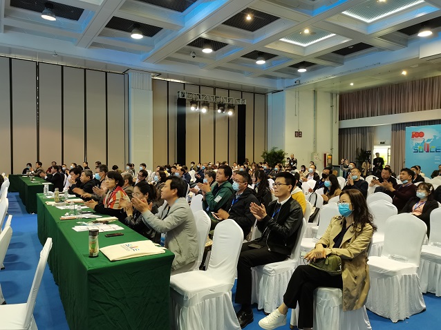 觀眾鼓掌.jpg 觀眾鼓掌.jpg